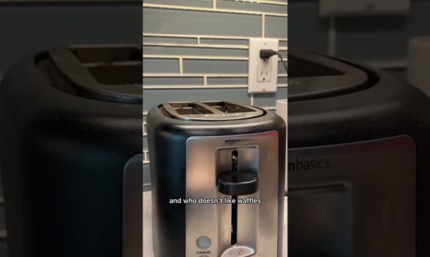 What this dietitian eats for breakfast and why #shorts